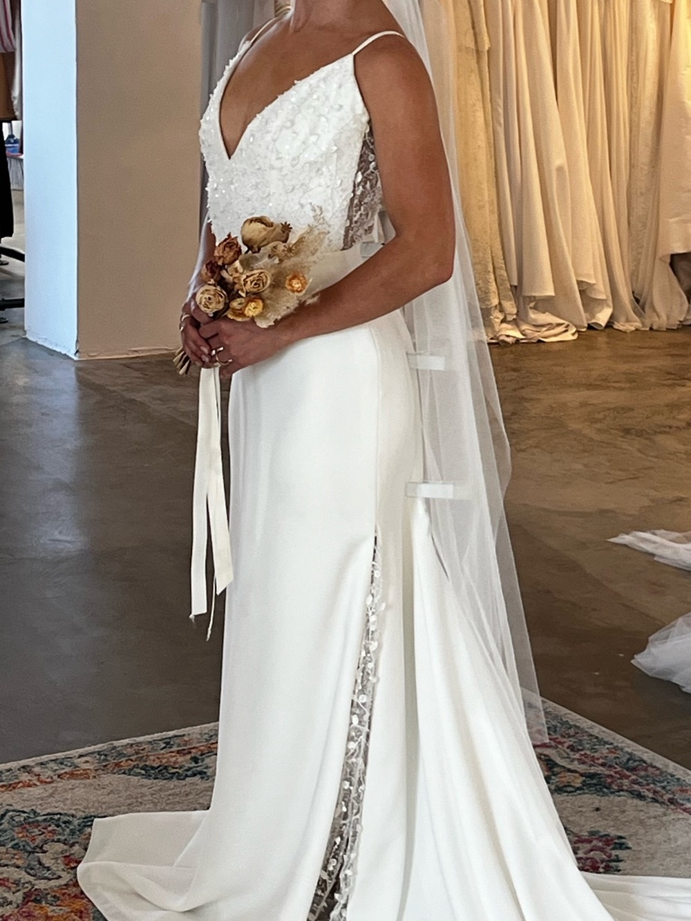 Elegant White V-Neck Spaghetti Strap Dress